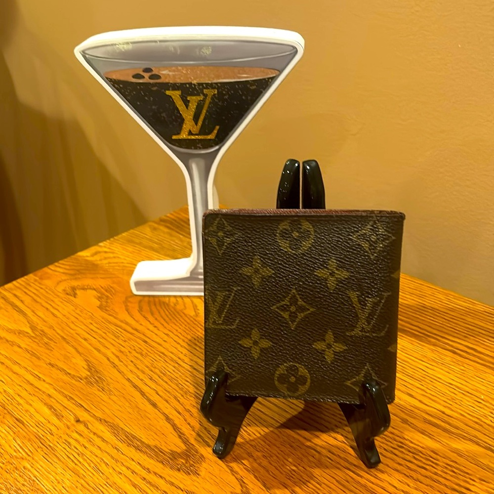 Louis Vuitton Authentic Bifold Monogram Leather W… - image 2